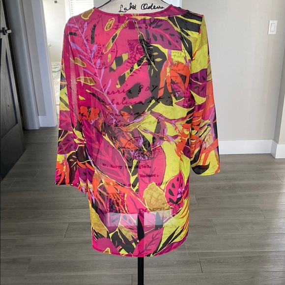 Vibrant Multicolor Women's Top - Picture 2 of 8